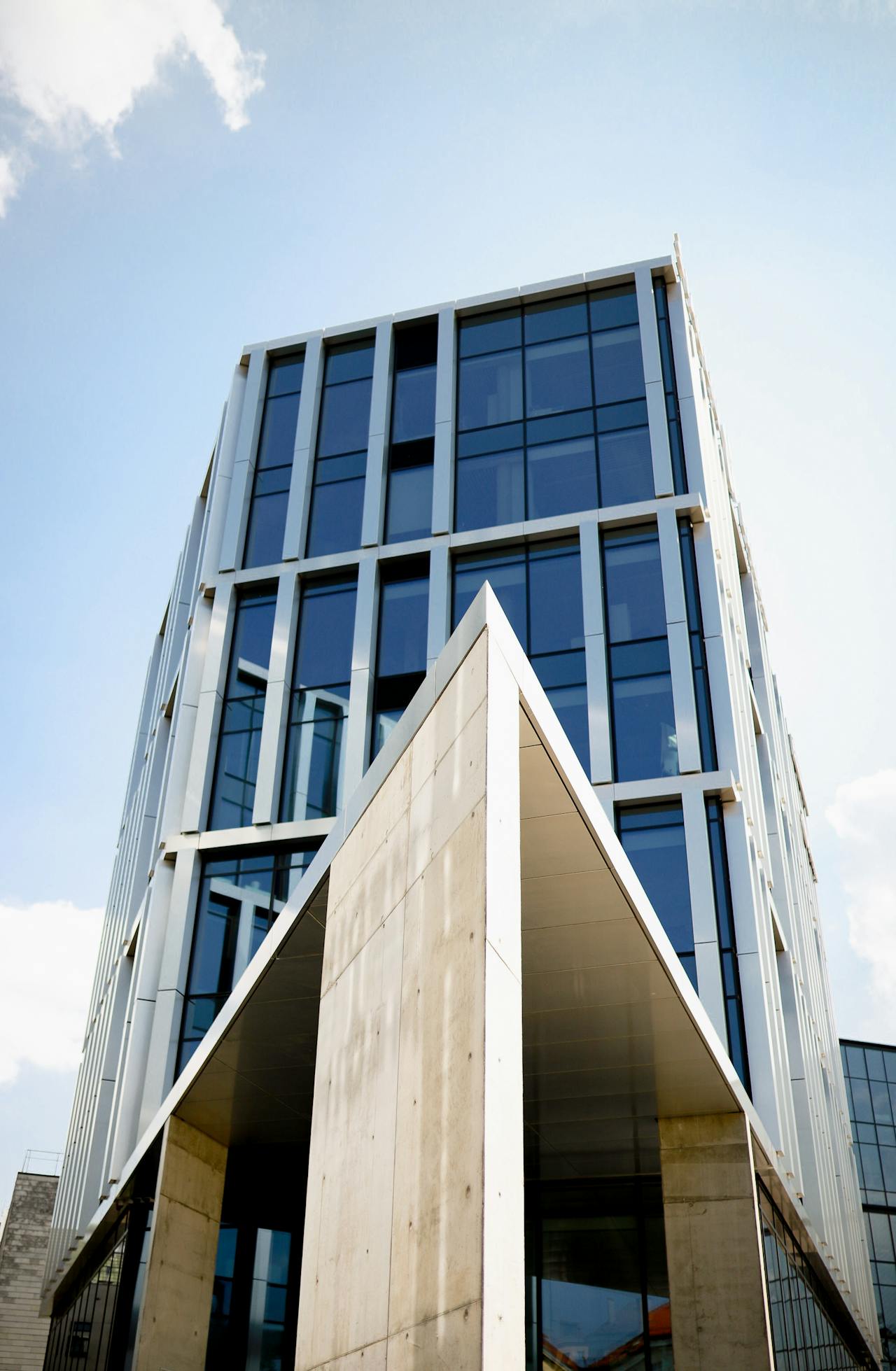 pexels-pauleole-18055564 Moser Immobilien Hero Image