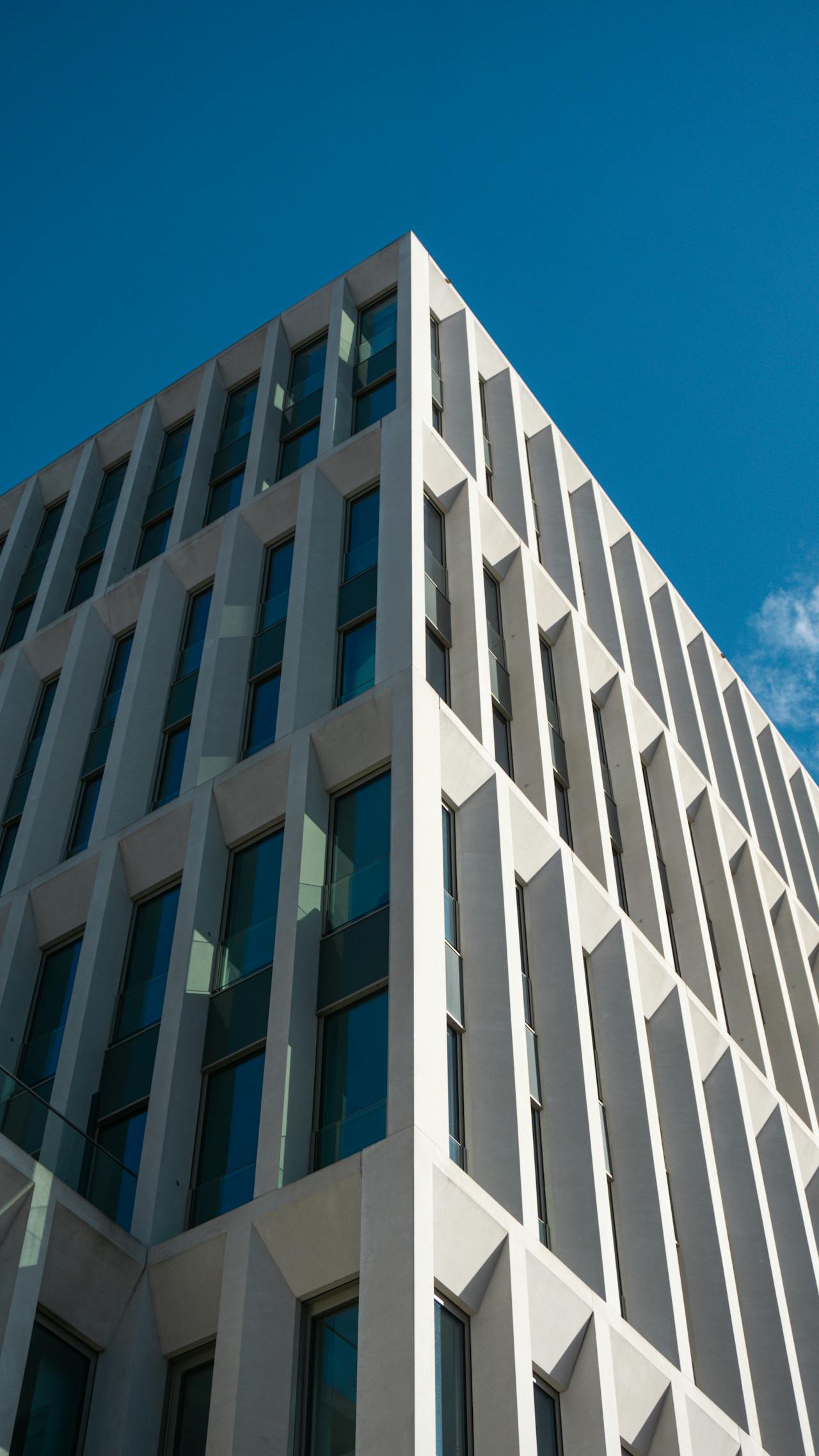 pexels-timo-hiiiemeyer-327513711-15759873 Moser Immobilien Hero Image