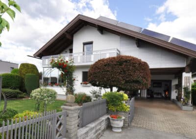 VERKAUFT! Mehrfamilienhaus mit wunderschönem Garten!