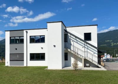 VERMIETET! Hochwertig ausgestattete Geschäfts-bzw. Praxisräumlichkeiten!